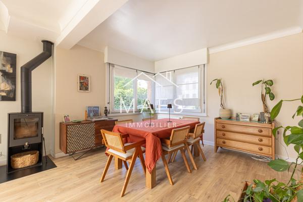 Maison semi-individuelle – parcelle de 570 m2 – 3 chambres – Garage & stationnements privatifs