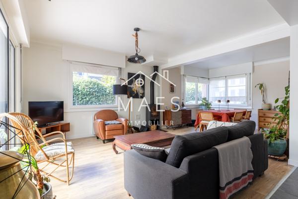 Maison semi-individuelle – parcelle de 570 m2 – 3 chambres – Garage & stationnements privatifs