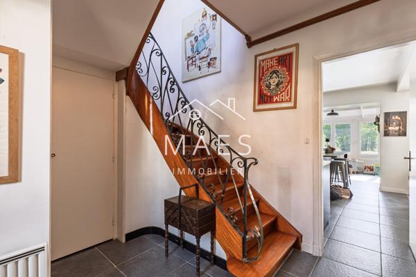 Maison semi-individuelle – parcelle de 570 m2 – 3 chambres – Garage & stationnements privatifs