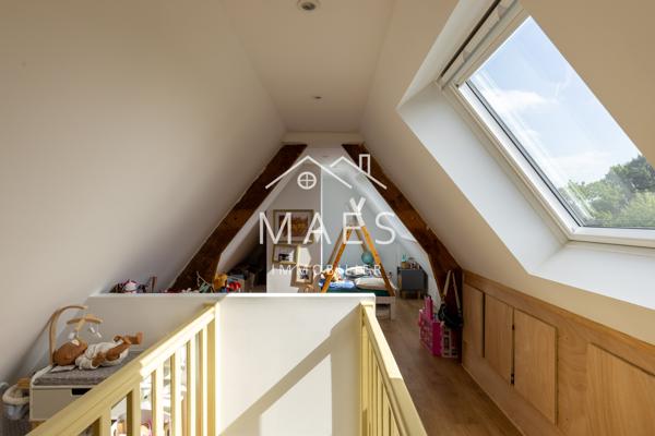 Maison semi-individuelle – parcelle de 570 m2 – 3 chambres – Garage & stationnements privatifs