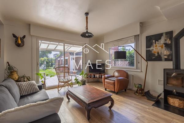Maison semi-individuelle – parcelle de 570 m2 – 3 chambres – Garage & stationnements privatifs
