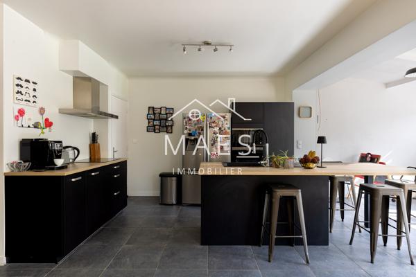 Maison semi-individuelle – parcelle de 570 m2 – 3 chambres – Garage & stationnements privatifs