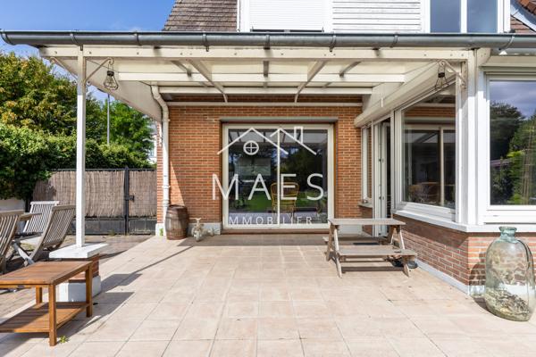 Maison semi-individuelle – parcelle de 570 m2 – 3 chambres – Garage & stationnements privatifs