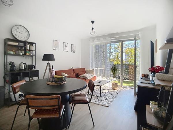 Investissement clé en main : appartement loué et meublé à seulement 10 min d'Angers