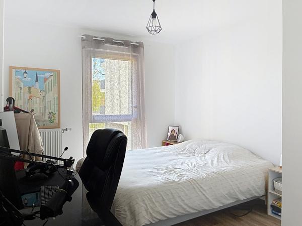 Investissement clé en main : appartement loué et meublé à seulement 10 min d'Angers