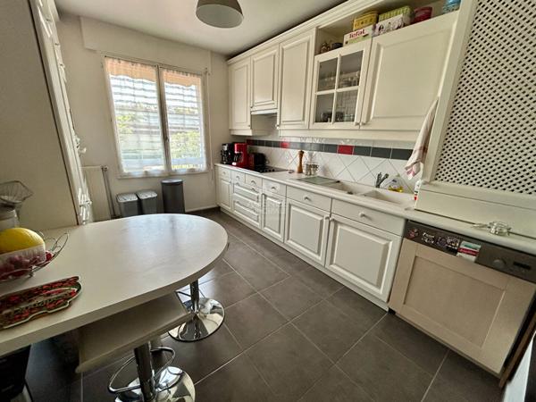 Appartement Poissy 4 pièce(s) 93 m2 €439 000 ** - Référence 9243