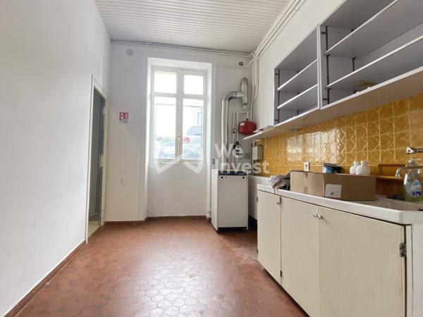 Immeuble locatif avec local et logement – Hyper centre de Blaye –