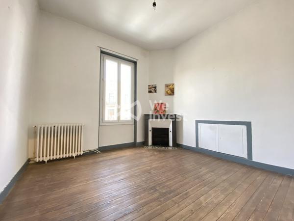 Immeuble locatif avec local et logement – Hyper centre de Blaye –