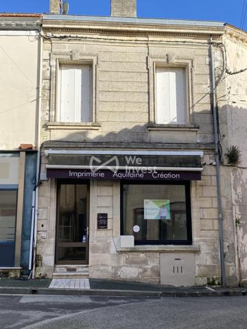 Immeuble locatif avec local et logement – Hyper centre de Blaye –