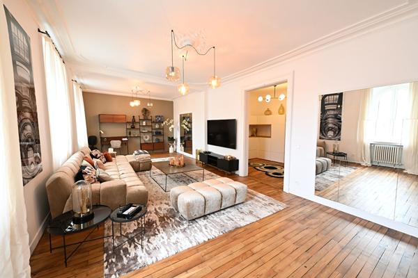 Appartement 7 pièces 180.17 m2