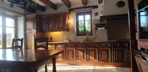 Charmante maison individuelle, 173 m² habitables, 7 pièces, terrain de plus de 3 000 m²