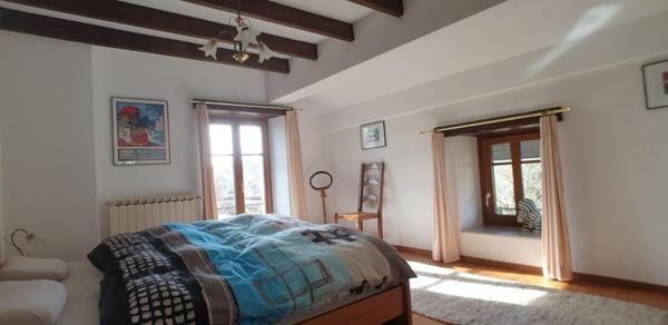 Charmante maison individuelle, 173 m² habitables, 7 pièces, terrain de plus de 3 000 m²