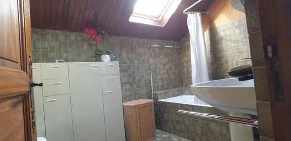 Charmante maison individuelle, 173 m² habitables, 7 pièces, terrain de plus de 3 000 m²