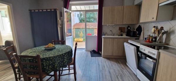 Maison 3 pièces avec jardin + garages + potentiel appartement à rénover