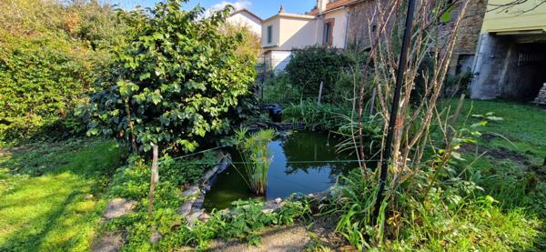 Maison 3 pièces avec jardin + garages + potentiel appartement à rénover