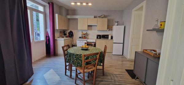 Maison 3 pièces avec jardin + garages + potentiel appartement à rénover