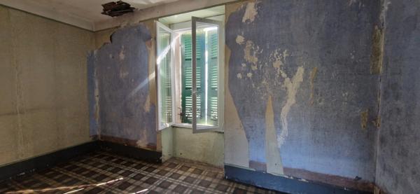 Maison 3 pièces avec jardin + garages + potentiel appartement à rénover