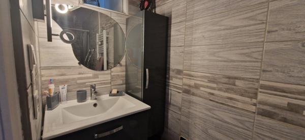 Maison 3 pièces avec jardin + garages + potentiel appartement à rénover