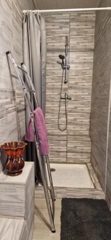 Maison 3 pièces avec jardin + garages + potentiel appartement à rénover