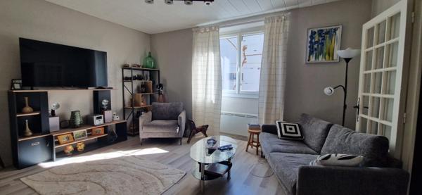 Maison 3 pièces avec jardin + garages + potentiel appartement à rénover