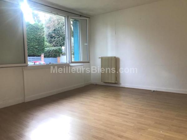 Rive gauche, très bien situé, au calme et sans vis à vis, 3 pièces à rénover.