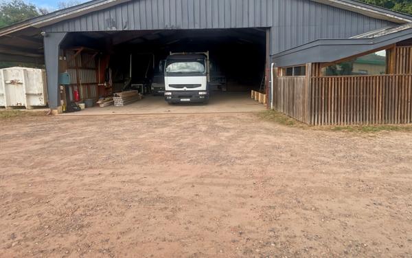 Immeuble à vendre    1 pièce •  Mont-de-Marsan