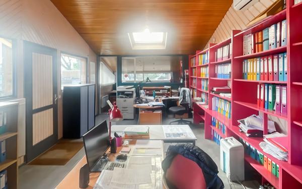 Immeuble à vendre    1 pièce •  Mont-de-Marsan