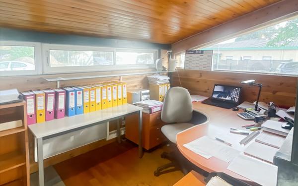 Immeuble à vendre    1 pièce •  Mont-de-Marsan