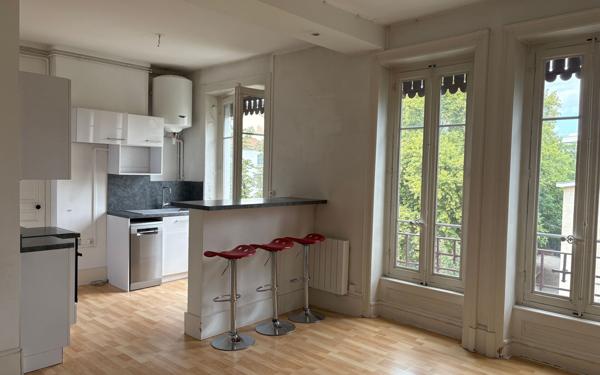 Appartement à vendre    1 pièce •  Lyon 7