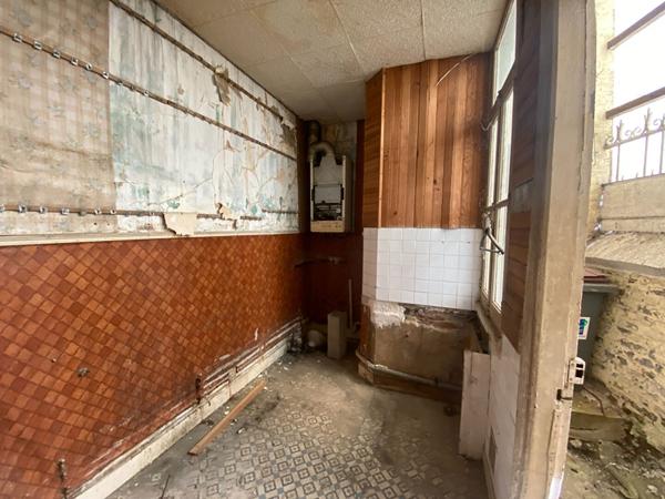 Maison à rénover 5 pièces au centre de Saint Quentin - 60 000 €