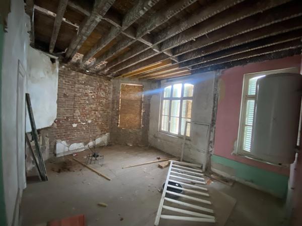 Maison à rénover 5 pièces au centre de Saint Quentin - 60 000 €