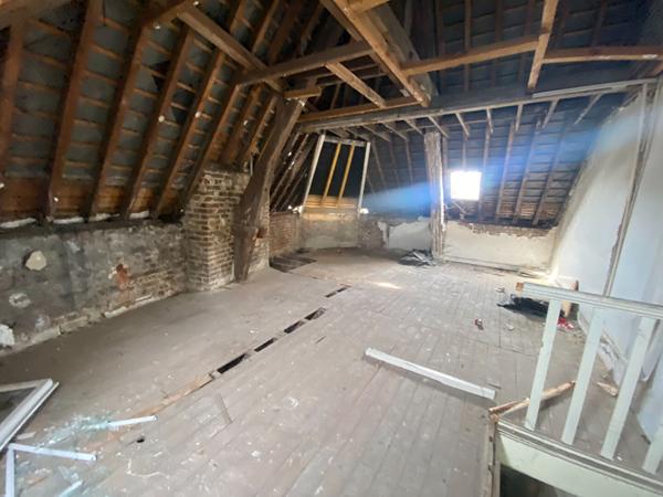 Maison à rénover 5 pièces au centre de Saint Quentin - 60 000 €