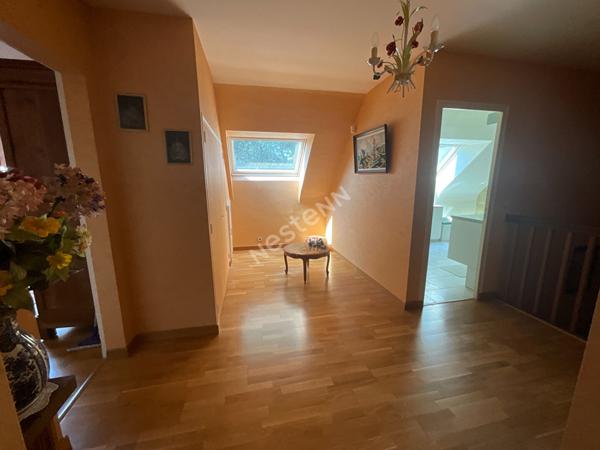 Sautron : En vente ! Maison de 168m², 5 chambres, vie de plain pied, belle parcelle au calme d'une impasse.