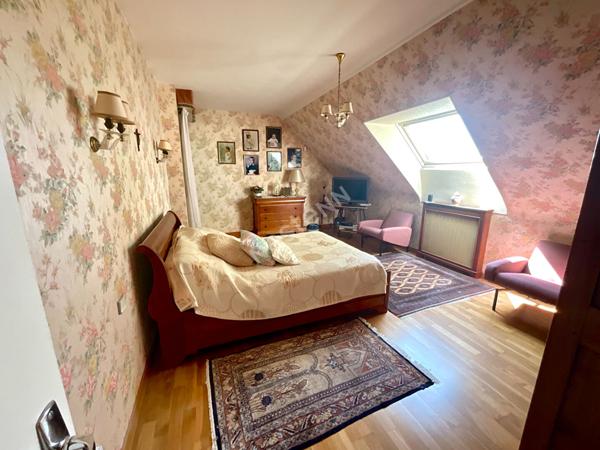 Sautron : En vente ! Maison de 168m², 5 chambres, vie de plain pied, belle parcelle au calme d'une impasse.