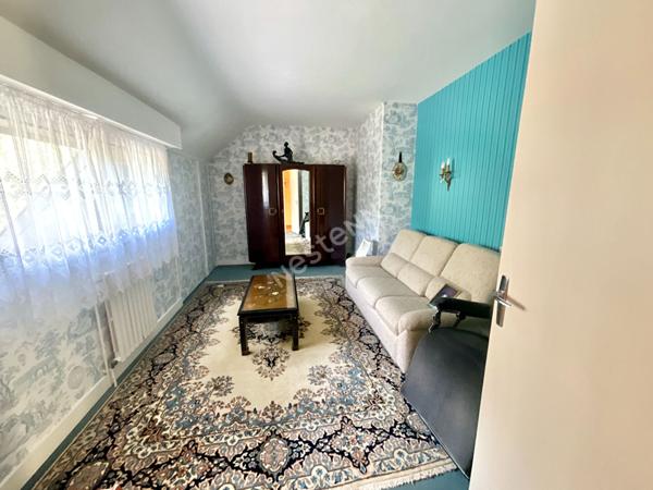 Sautron : En vente ! Maison de 168m², 5 chambres, vie de plain pied, belle parcelle au calme d'une impasse.