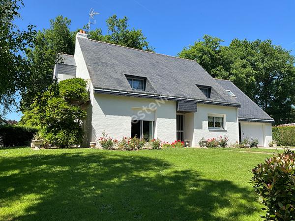 Sautron : En vente ! Maison de 168m², 5 chambres, vie de plain pied, belle parcelle au calme d'une impasse.