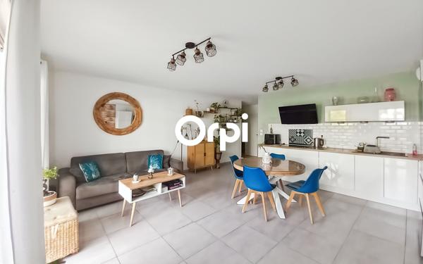 Appartement à vendre    4 pièces • 79,81 m2 Marseille 9
