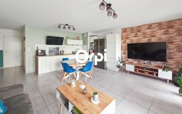 Appartement à vendre    4 pièces • 79,81 m2 Marseille 9