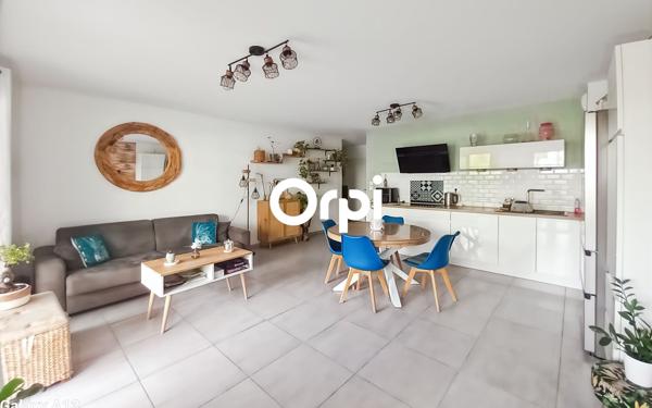Appartement à vendre    4 pièces • 79,81 m2 Marseille 9