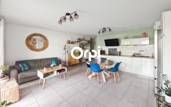 Appartement à vendre    4 pièces • 79,81 m2 Marseille 9