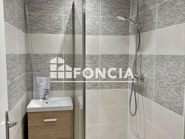 Location Appartement 4 pièces 64.45 m² - 169 RUE GRANDE Fontainebleau 77300