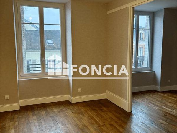 Location Appartement 4 pièces 64.45 m² - 169 RUE GRANDE Fontainebleau 77300