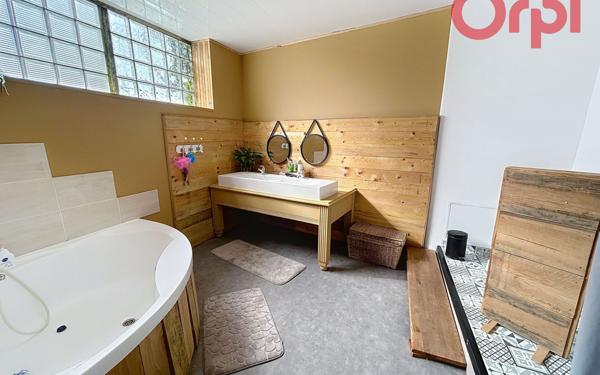 Maison à vendre    5 pièces •  Avrillé