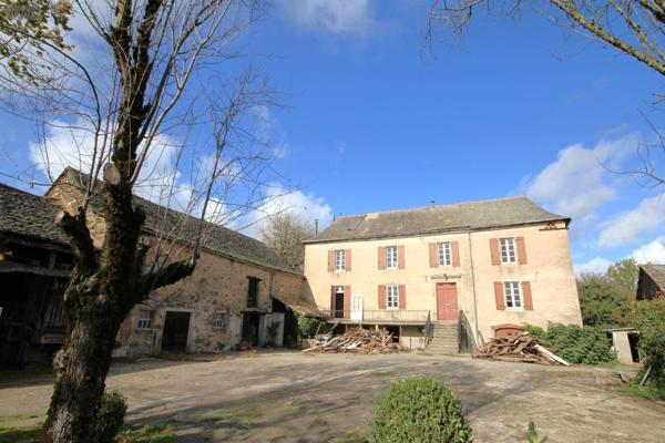 Corps de ferme à vendre à La Salvetat-Peyralès dans l'Aveyron (12440), ref : 3200