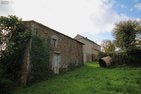 Corps de ferme à vendre à La Salvetat-Peyralès dans l'Aveyron (12440), ref : 3200