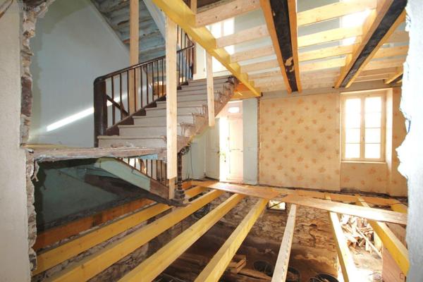 Corps de ferme à vendre à La Salvetat-Peyralès dans l'Aveyron (12440), ref : 3200