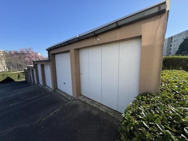 Vente / Garage / Parking