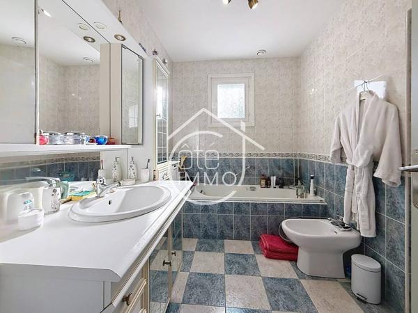 Port-Sainte-Foy-et-Ponchapt – Maison familiale de plain-pied avec 4 chambres et jardin