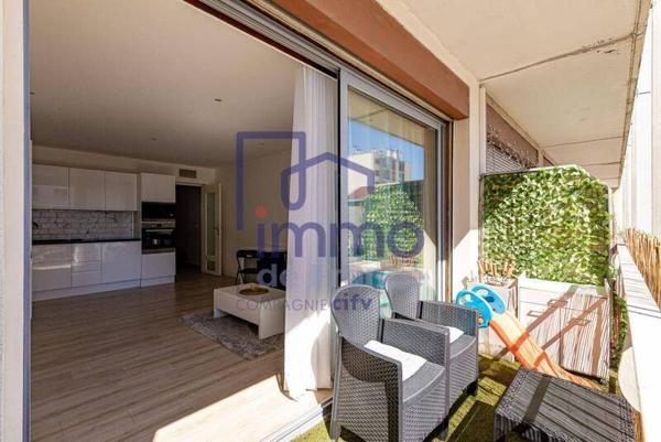 Appartement 2 pièces                                        - 38100 Grenoble Réf : 21768-IMMODEFRANCE69