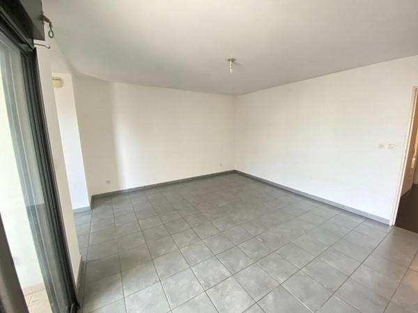 Appartement T2 de 51 m² avec varangue de 9 m² proche du CHU de Bellepierre 97400
